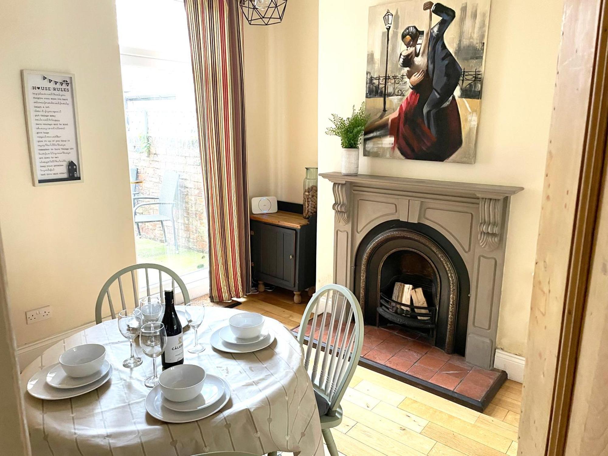 Riverside Lodge - Quaint Victorian Home By The River York Exterior foto